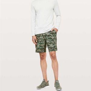 Lululemon T.H.E. Short *9" Updated Pixel Camo Multi XXL